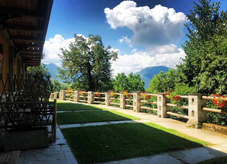 מנדלו דל לאריו Agriturismo La Selvaggia מראה חיצוני תמונה